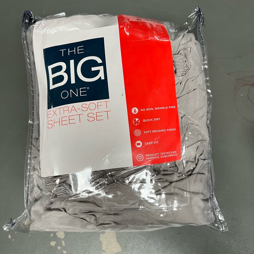 The big one queen sheet set grey